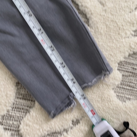 American Eagle Distressed Ankle Mid Rise Jegging - Picture 14 of 14